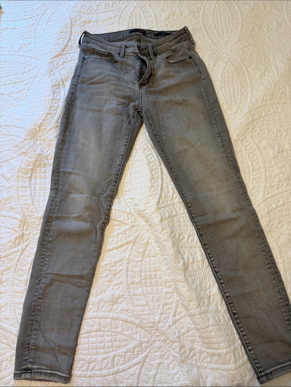 Banana Republic Women’s Grey Skinny Jeans - Classic Everyday Fit